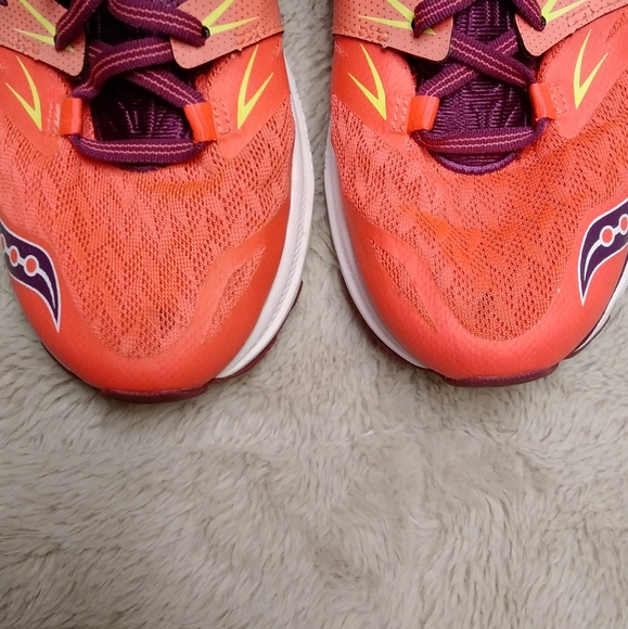 Saucony Womens Zealot Iso 2 Running Shoe - Picture 10 of 13